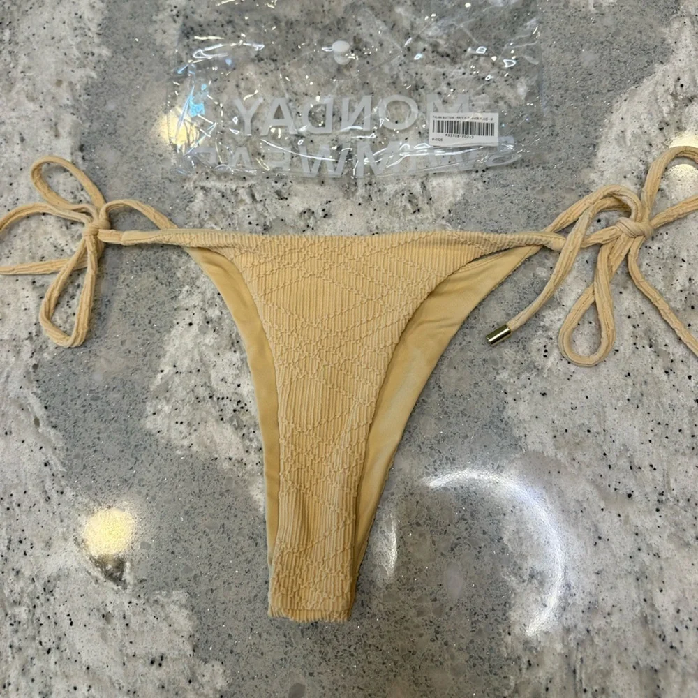 Monday Swimwear Palma Bottom Raffia Summer Plaid Size Medium